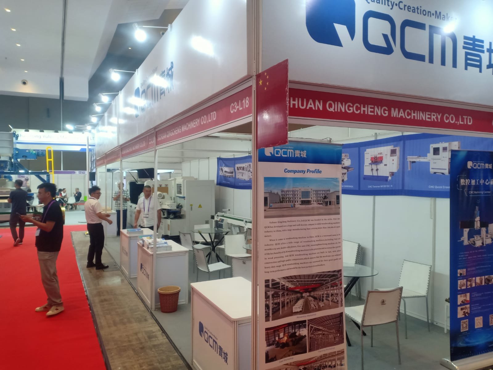 Booth pameran industri refrigerasi dan HVAC di Jakarta